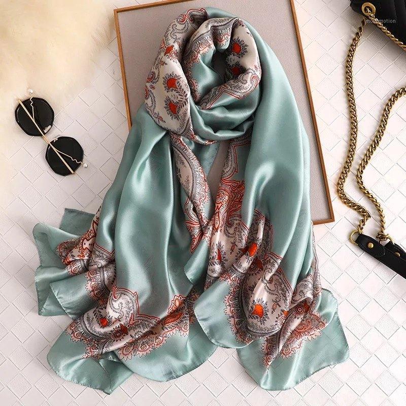 2020 women scarf summer Silk Autumn winter Lady Popular style Print scarf Women pashimina Shawl Fashion Headscarf1
2020 women scarf summer Silk Autumn winter Lady Popular style Print scarf Women pashimina Shawl Fashion Headscarf1