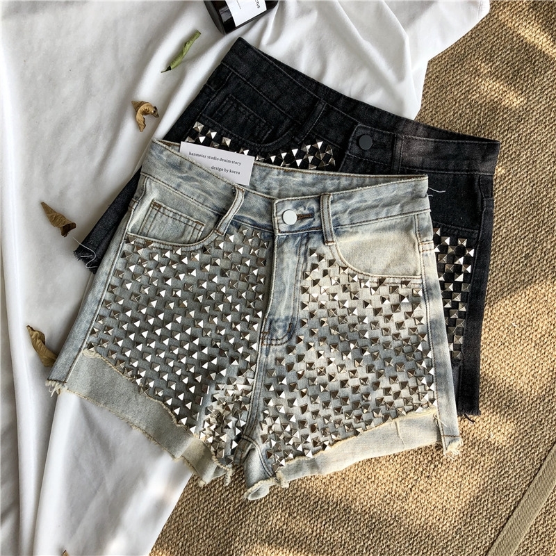Womens summer Hot Fashion High Waist Button Punk Rivet Studded Denim Short Shorts For Woman streetwear jeans shorts KZ223 Y200822, Black
Womens summer Hot Fashion High Waist Button Punk Rivet Studded Denim Short Shorts For Woman streetwear jeans shorts KZ223 Y200822, Black