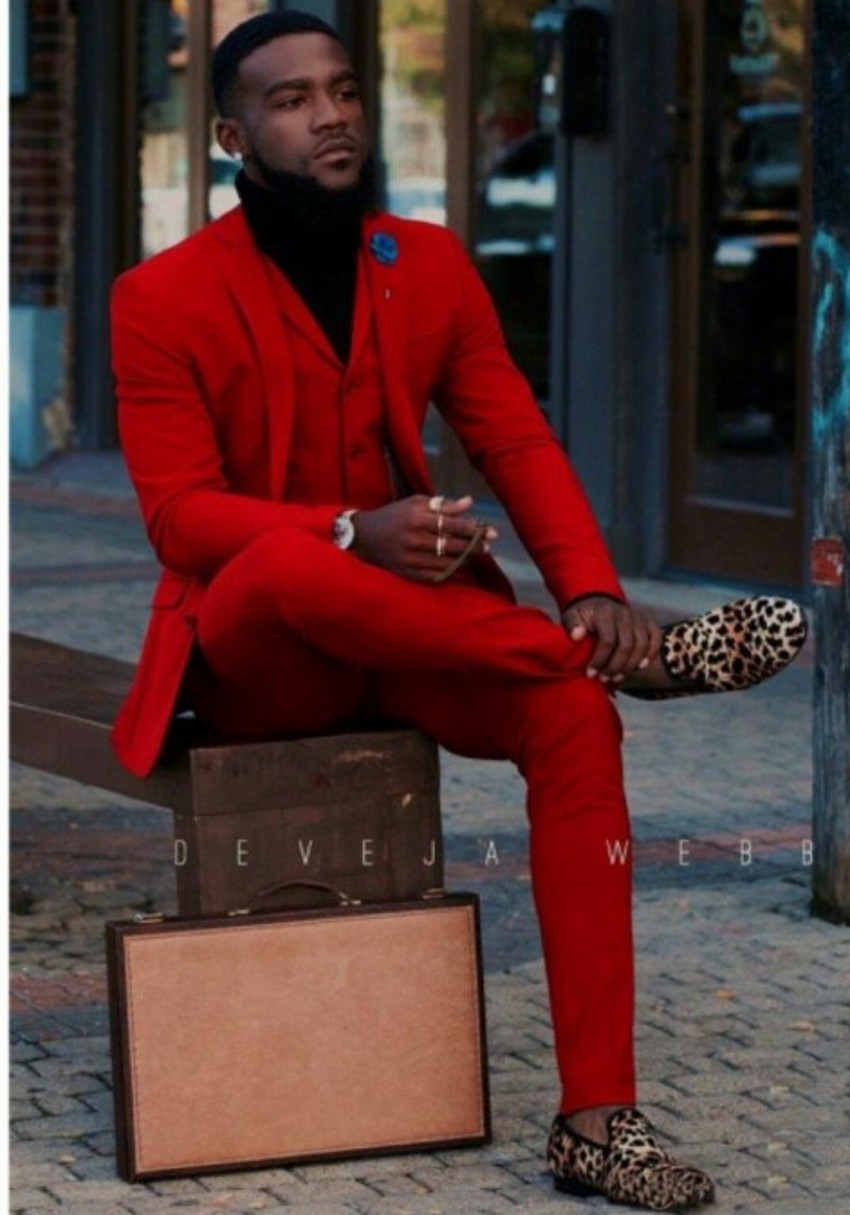 Excellent Red 3 Piece Suit Men Wedding Tuxedos Peak Lapel Two Button Groom Tuxedos Slim Fit Men Business Dinner Prom Blazer(Jacket+Pants+Tie+Vest) 126