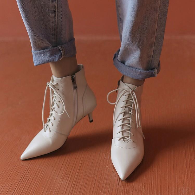 PXELENA Plus Size 34-42 Sexy Ankle Boots Women Kitten High Heels Genuine Leather Shoes Pointed Toe Lace Up Autumn Winter Boots, Beige autumn
PXELENA Plus Size 34-42 Sexy Ankle Boots Women Kitten High Heels Genuine Leather Shoes Pointed Toe Lace Up Autumn Winter Boots, Beige autumn