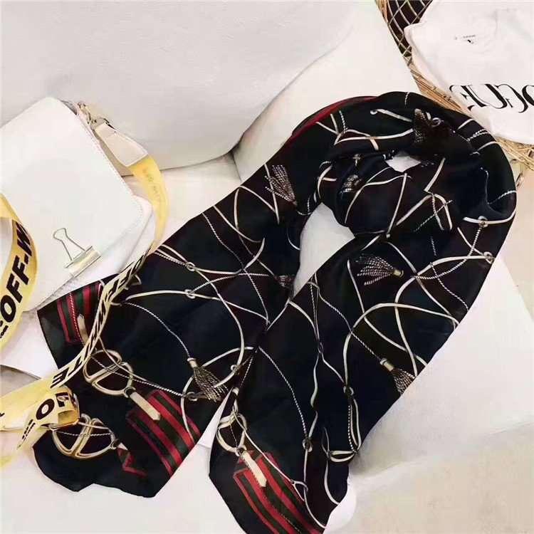Women Silk Scarf Women Brand Designer Shawls and Wraps Large Fashion Chain Tassel Print Luxury Hijab Femme 
Women Silk Scarf Women Brand Designer Shawls and Wraps Large Fashion Chain Tassel Print Luxury Hijab Femme