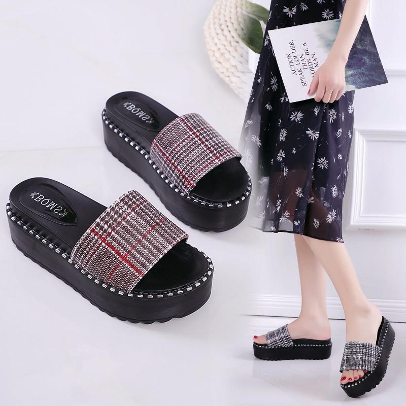 Fashion Chromatic Bling Slippers Women 2020 New Spring Summer Korean Fashion Platform Shoes Muller Half Slippers1, Black
Fashion Chromatic Bling Slippers Women 2020 New Spring Summer Korean Fashion Platform Shoes Muller Half Slippers1, Black