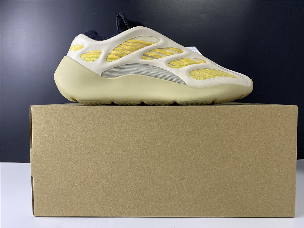 with Box 2020 Mens and Womens Running Shoes Sneakers 700 V3 G54853 Srphym for Men Sports Shoe Trainers Size US5-13
with Box 2020 Mens and Womens Running Shoes Sneakers 700 V3 G54853 Srphym for Men Sports Shoe Trainers Size US5-13