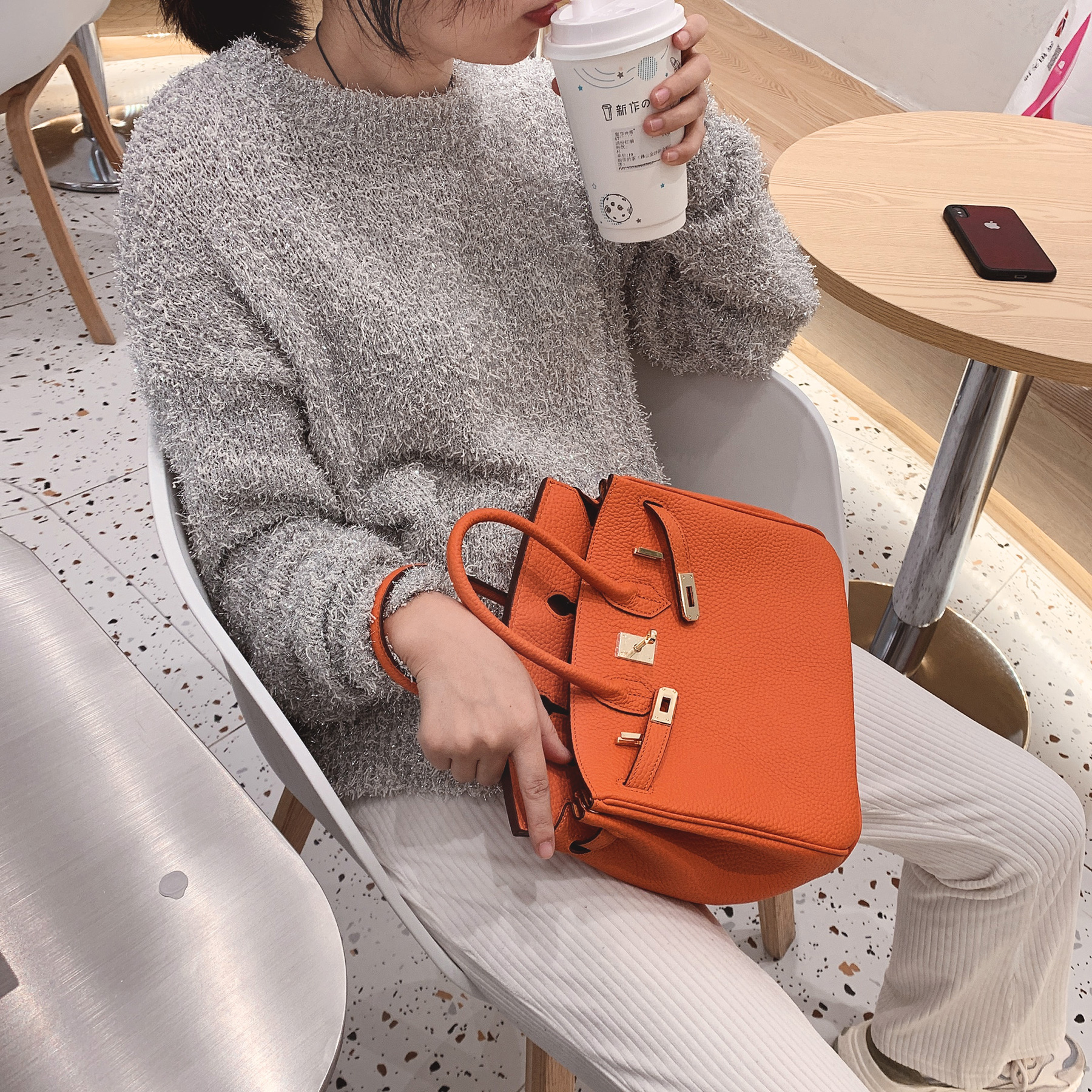 Womens Bag First Layer Cowhide Lychee Grain Leather European and American Fashion Crossbody Handbag Portable, Elephant gray 25cm
Womens Bag First Layer Cowhide Lychee Grain Leather European and American Fashion Crossbody Handbag Portable, Elephant gray 25cm