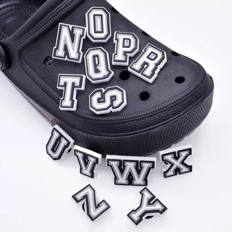 100pcs custom black white letters pvc shoe charms shoecharm buckles fashion accessories soft rubber for clog shoes Mixed 26 style
