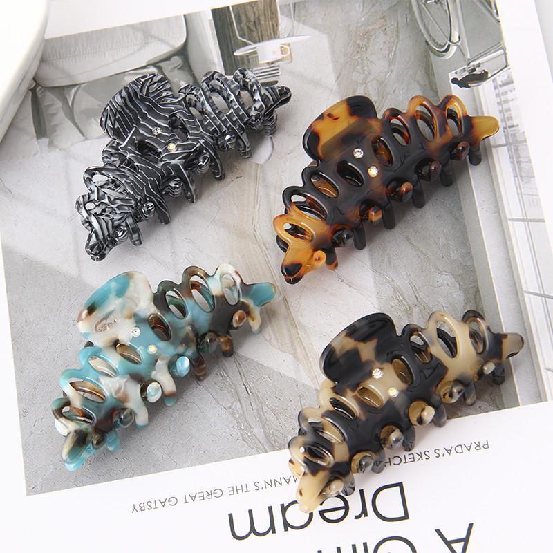 New Fashion Acetate Hair Jewelry Accessories Hollow Out Hair Middle Size Rhinestone Crab Clips For Women Girls Tiara1
New Fashion Acetate Hair Jewelry Accessories Hollow Out Hair Middle Size Rhinestone Crab Clips For Women Girls Tiara1