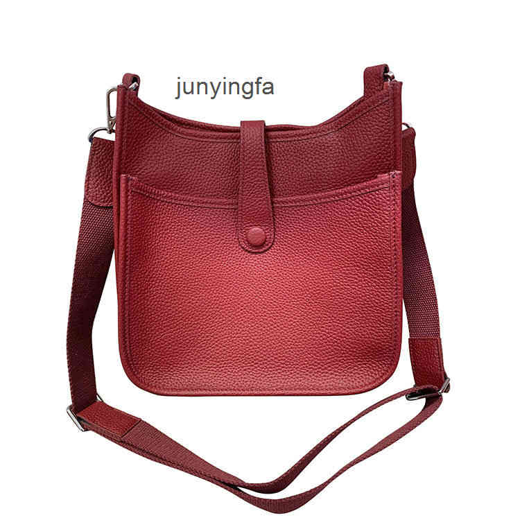 designer handbags herme leather shoulder brikin's Bag female Mini 2022 hollowed out 17cm bag single oblique span perforated crossbody totes zly, Mini 17cm burgundy
designer handbags herme leather shoulder brikin's Bag female Mini 2022 hollowed out 17cm bag single oblique span perforated crossbody totes zly, Mini 17cm burgundy