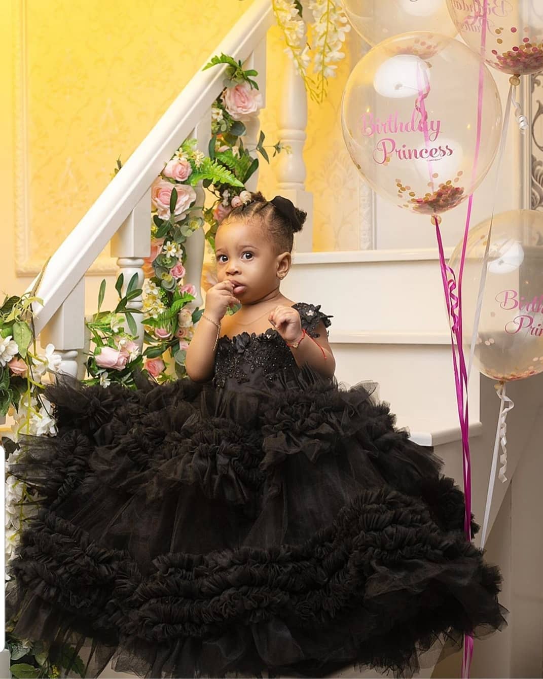 black luxurious flower girl dresses lace beaded sheer neck little girl wedding dresses cheap communion pageant dresses gowns zj621