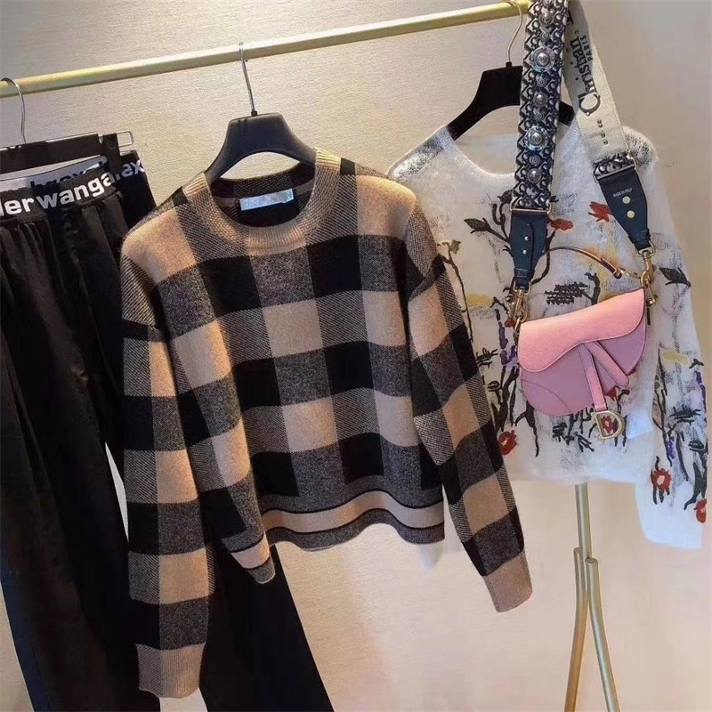 high-end luxury classic women's sweater plaid round neck letter jacquard high-end brand design women's tops 201128, White;black
high-end luxury classic women's sweater plaid round neck letter jacquard high-end brand design women's tops 201128, White;black