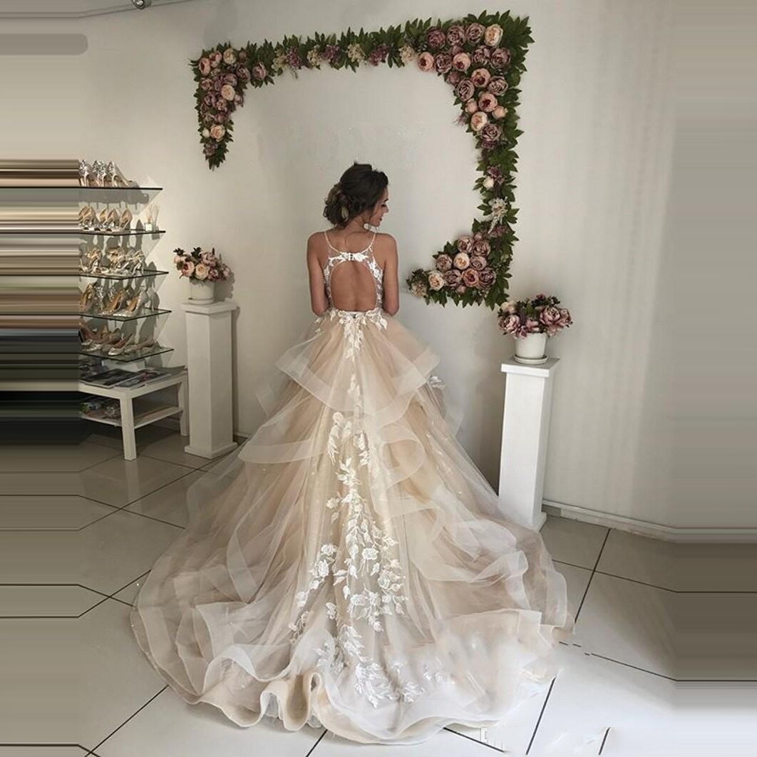 New Arrival Champagne Wedding Dresses Beach Spaghetti Lace Appliques Sweep Train Dubai Bridal Gowns Custom Made Plus Size Robe De Mariée