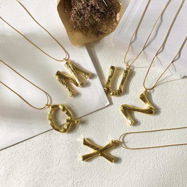 2020 new hot-selling jewelry European and American street shooting English alphabet bamboo knot pendant personalized snake bone necklace
2020 new hot-selling jewelry European and American street shooting English alphabet bamboo knot pendant personalized snake bone necklace