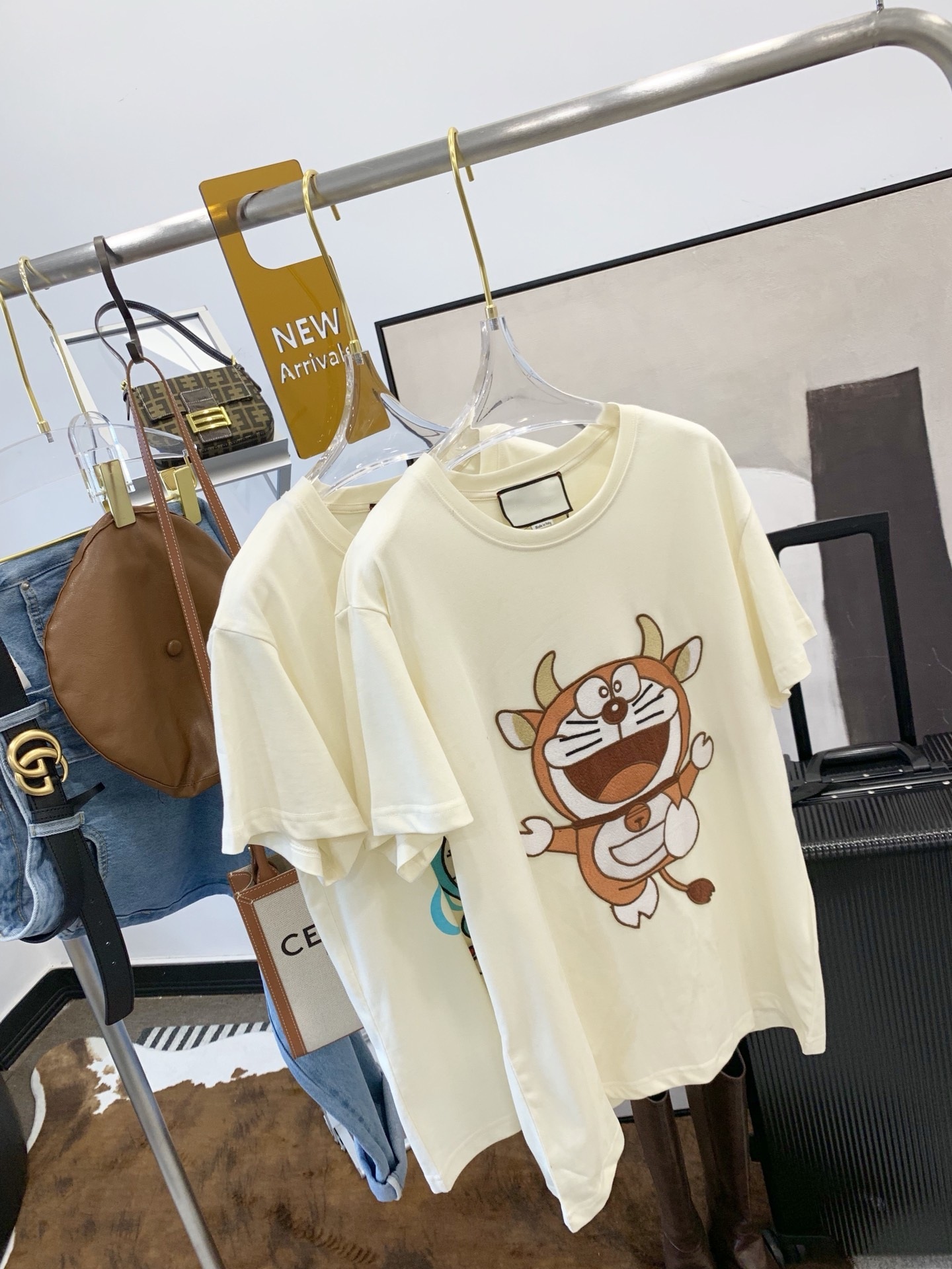 Year of the ox Doraemon embroidery series short sleeve star net red T-shirt for men and women, Apricot
Year of the ox Doraemon embroidery series short sleeve star net red T-shirt for men and women, Apricot