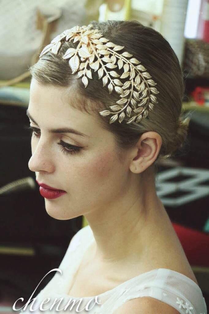 Bridal Jewelry Retro Alloy Of Leaf Green Headtiara Hair Accessories Crystal Rhinestone Bride Headband Wedding Tiara Clips & Barrettes, Golden;silver
Bridal Jewelry Retro Alloy Of Leaf Green Headtiara Hair Accessories Crystal Rhinestone Bride Headband Wedding Tiara Clips & Barrettes, Golden;silver