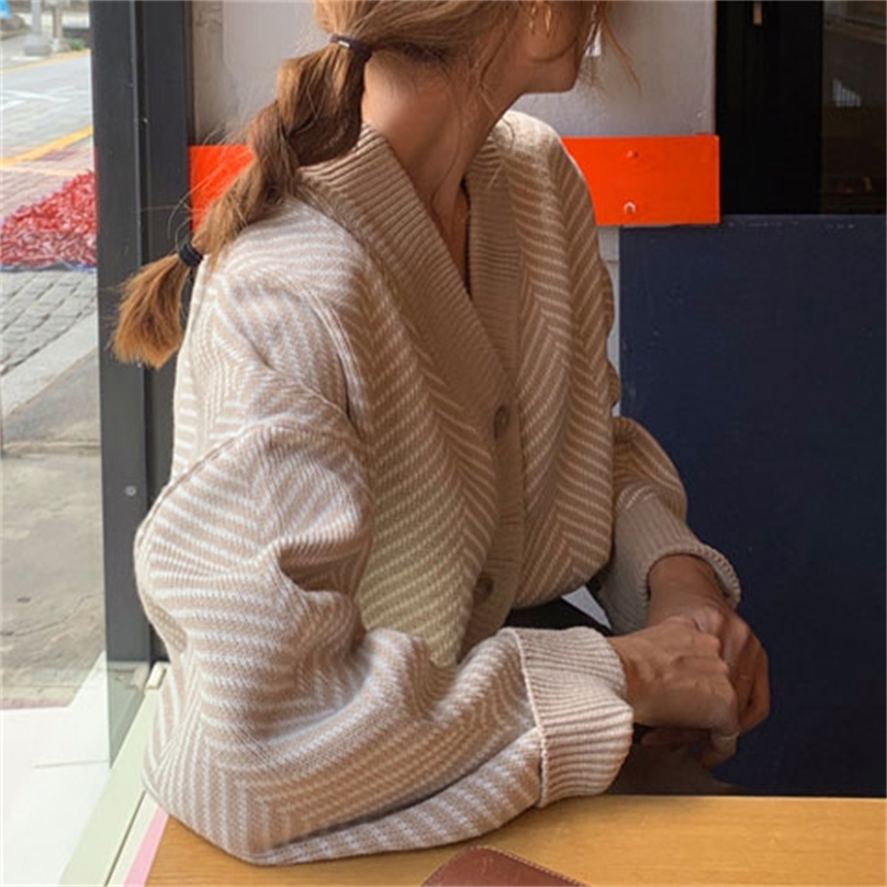 Oversize Womens Sweaters Autumn Vintage Cardigans Loose Winter Sweater Knitted Plus Size Women Cardigan Knit Button Loose 201221
