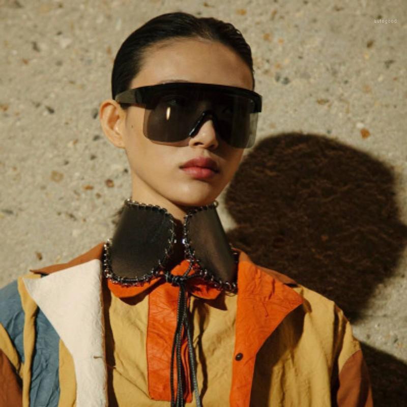 Sunglasses Fashion Large Frame Women 2021 Brand Designer Vintage One Piece Sun Glasses Men Oversized Gradient Shade Mirror UV4001
Sunglasses Fashion Large Frame Women 2021 Brand Designer Vintage One Piece Sun Glasses Men Oversized Gradient Shade Mirror UV4001