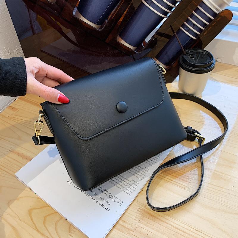 Fashion Chains Small Flap Designer Women Handbags Luxury Pu Leather Shoulder Bag Letter Crossbody Messenegr Bag Lady Purses 2021, Black
Fashion Chains Small Flap Designer Women Handbags Luxury Pu Leather Shoulder Bag Letter Crossbody Messenegr Bag Lady Purses 2021, Black