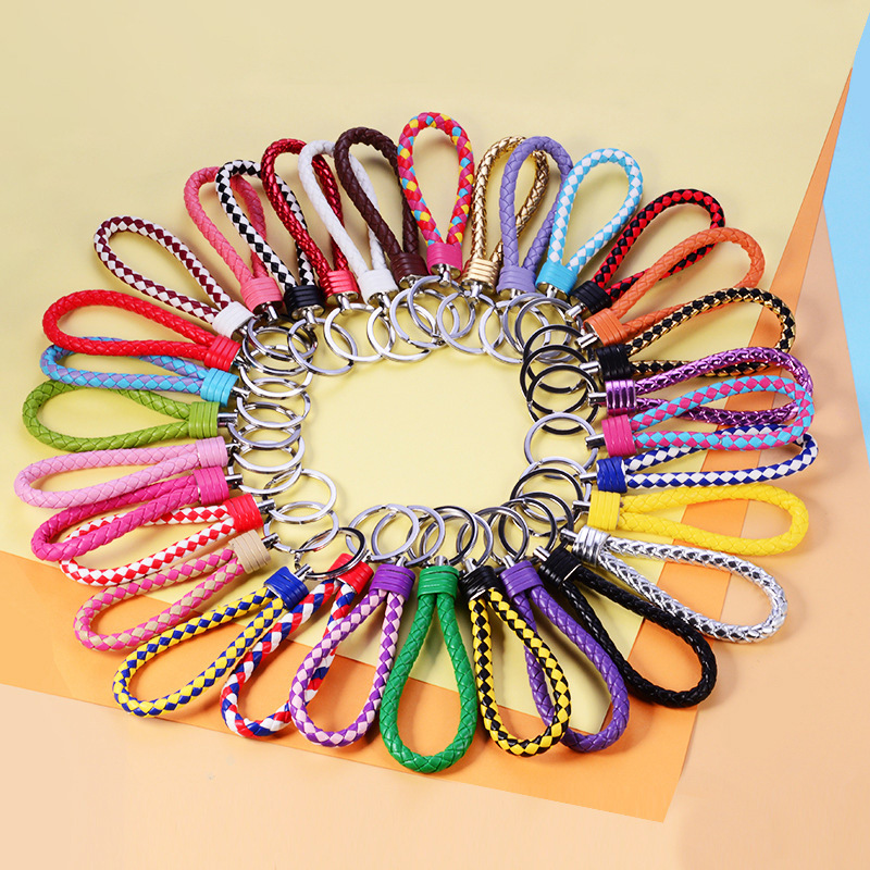 High-quality creative hand-woven leather cord keychain male and female couple car key ring chain bag pendant small gift individually wrapped
High-quality creative hand-woven leather cord keychain male and female couple car key ring chain bag pendant small gift individually wrapped