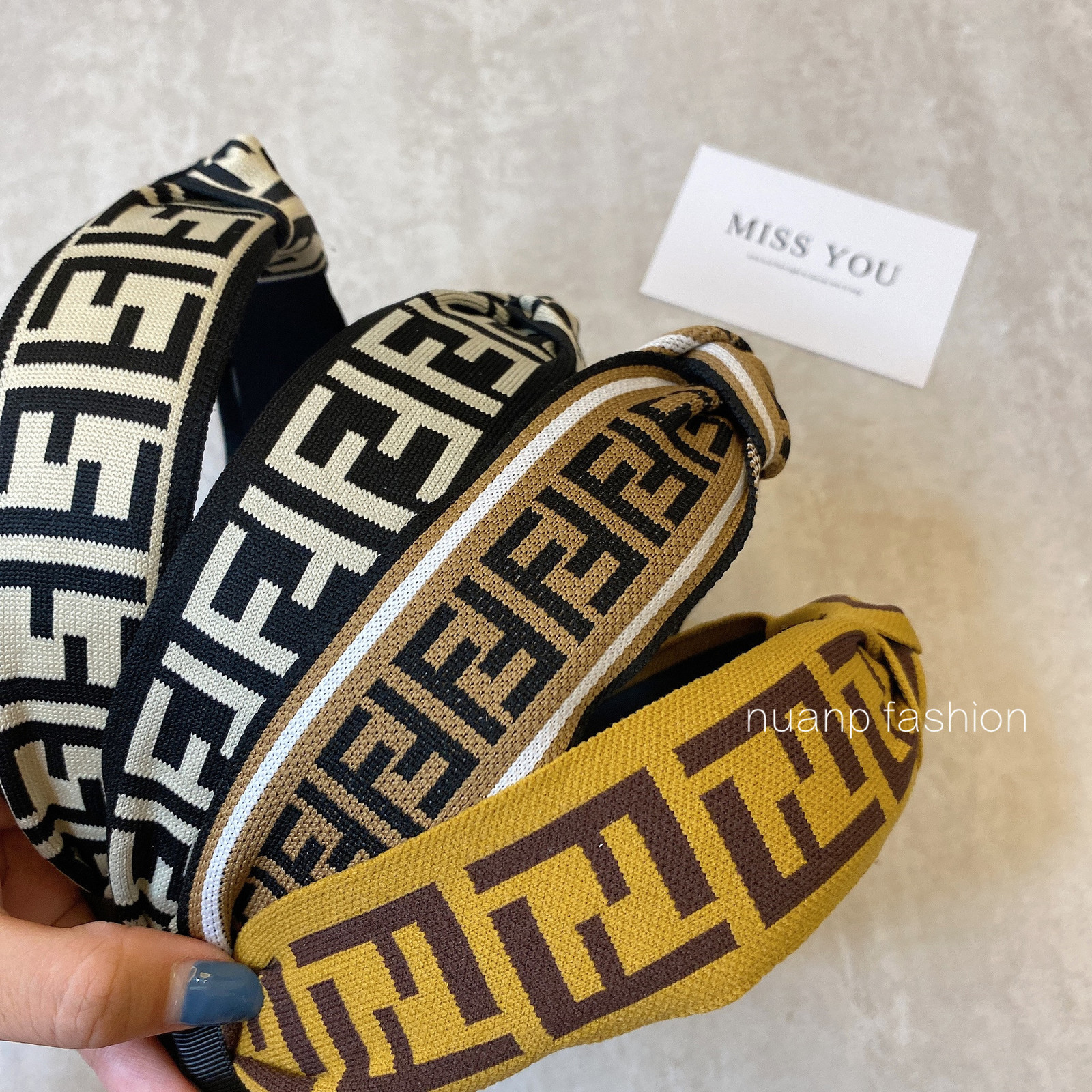 Warm Floating New Hand Bound Korean Knotting Middle Ancient Letter Ornament f Headband Pressing Hair Clip A03Z
Warm Floating New Hand Bound Korean Knotting Middle Ancient Letter Ornament f Headband Pressing Hair Clip A03Z