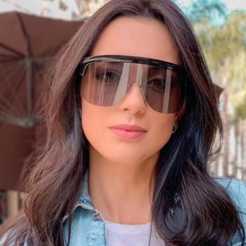 Sunglasses Rimlesss One Piece Oversized Women Unique Design Retro Big Sun Glasses For Men Shield Visor Windproof UV4001
Sunglasses Rimlesss One Piece Oversized Women Unique Design Retro Big Sun Glasses For Men Shield Visor Windproof UV4001