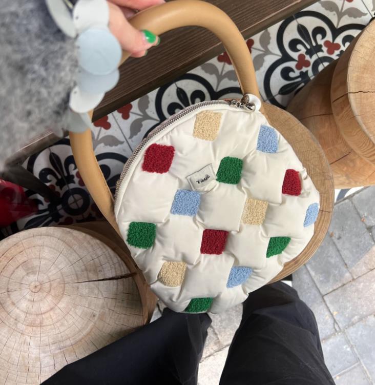 Female Bags Cotton Embroidery One-Shoulder Handbag Niche Design Fashion Underarm Bag, White
Female Bags Cotton Embroidery One-Shoulder Handbag Niche Design Fashion Underarm Bag, White