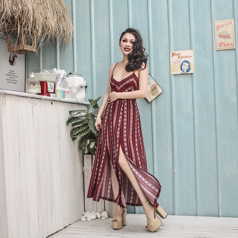2021 New Summer Elegant Bohemian Holiday Dressed Very Sexy Cut Backless Halter Adjustable Kind of a Trecho Belt Dress POZL, Burgundy.
2021 New Summer Elegant Bohemian Holiday Dressed Very Sexy Cut Backless Halter Adjustable Kind of a Trecho Belt Dress POZL, Burgundy.