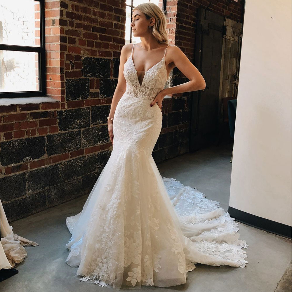 Lace Ivory Mermaid Wedding Dresses Beaded Spaghetti Straps Deep V Neck Bridal Gowns Sweep Train Robe De Marie