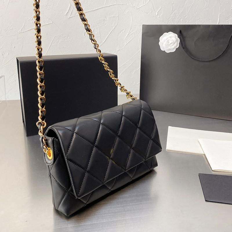 2022ss Summer Classic Mini Flap Letter Chain Bag Matelasse Quilted Vintage Fashion Top Quality Crossbody Shoulder Cosmetic Designers Clutch Luxury_handbags 22C, Box
2022ss Summer Classic Mini Flap Letter Chain Bag Matelasse Quilted Vintage Fashion Top Quality Crossbody Shoulder Cosmetic Designers Clutch Luxury_handbags 22C, Box