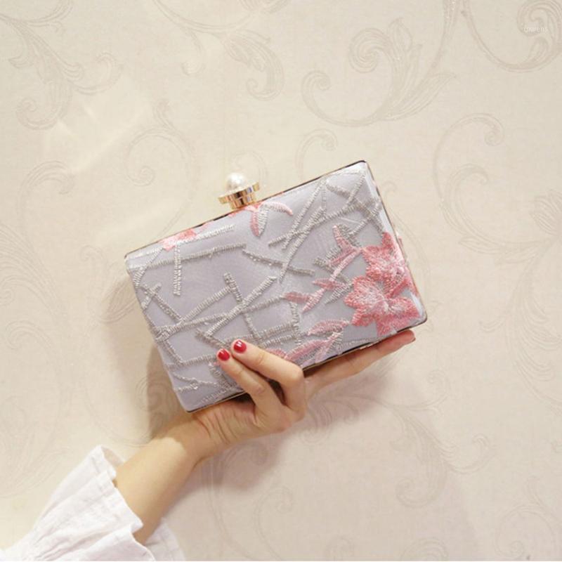 2020 Women Embroidery Floral Party Evening Bag Ladies Wedding Bride Fashion Pearl Lock Wallet Day Clutches Makeup Crossbody Bags1, Blue
2020 Women Embroidery Floral Party Evening Bag Ladies Wedding Bride Fashion Pearl Lock Wallet Day Clutches Makeup Crossbody Bags1, Blue