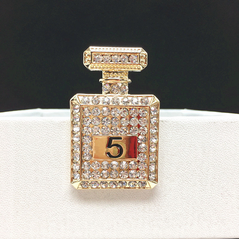B105 Perfume Bottles Number 5 Jewlery Lapel Pins Brooches Broche Broach Jewelry For Women pins for clothes LJ201007
B105 Perfume Bottles Number 5 Jewlery Lapel Pins Brooches Broche Broach Jewelry For Women pins for clothes LJ201007