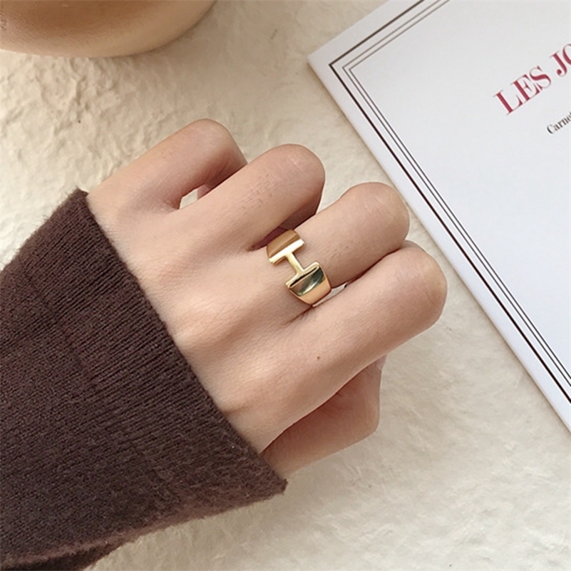 Silvology 925 Sterling Silver Gold H Letter Rings Minimalist Glossy Elegant Temperament Open Rings for Women Festival Jewelry 201218
Silvology 925 Sterling Silver Gold H Letter Rings Minimalist Glossy Elegant Temperament Open Rings for Women Festival Jewelry 201218
