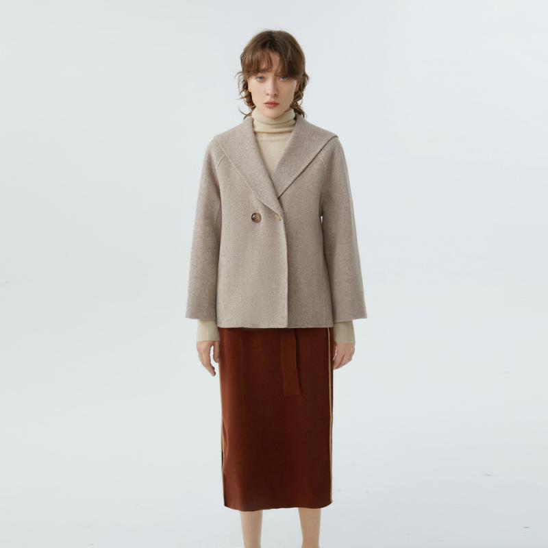 wool double faced woolen Navy collar with cut silhouette and small woolen coat for women in autumn and winter 2020, Khaki
wool double faced woolen Navy collar with cut silhouette and small woolen coat for women in autumn and winter 2020, Khaki