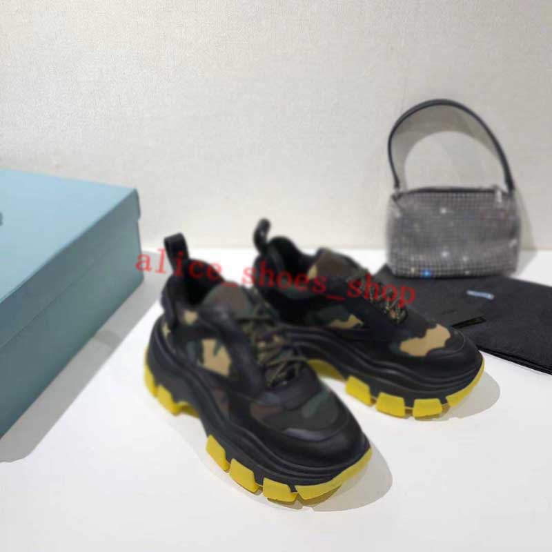high quality leather sneakers men and women pure color camouflage design retro sneakers men and women shoes casual shoes Couple models
high quality leather sneakers men and women pure color camouflage design retro sneakers men and women shoes casual shoes Couple models