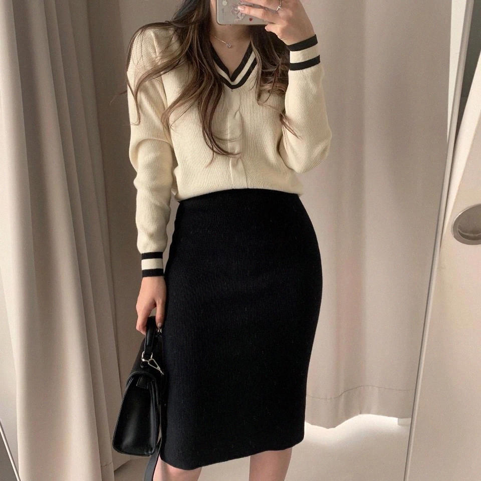 JXMYY Korean version of the autumn and winter new linen pattern striped V-neck sweater skirt suit thick sweater two-piece set #QX2R, Black;gray
JXMYY Korean version of the autumn and winter new linen pattern striped V-neck sweater skirt suit thick sweater two-piece set #QX2R, Black;gray