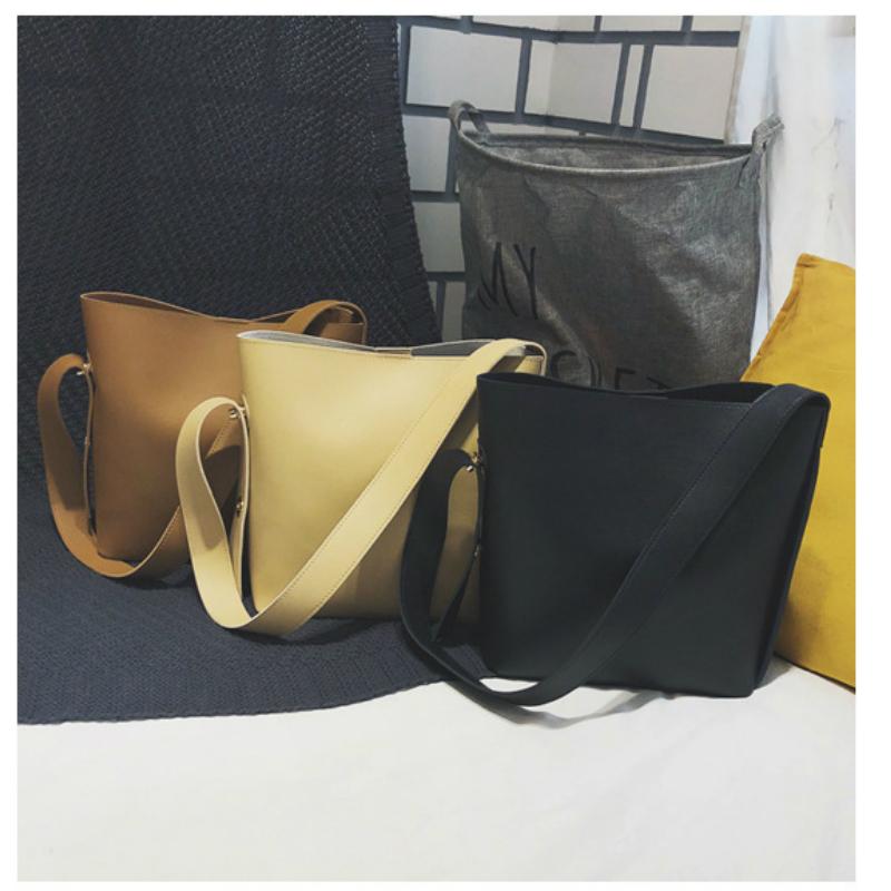 Free shipping super fire style handbags 2021 new trendy simple fashion broadband bucket bag single shoulder messenger large bag, Black
Free shipping super fire style handbags 2021 new trendy simple fashion broadband bucket bag single shoulder messenger large bag, Black