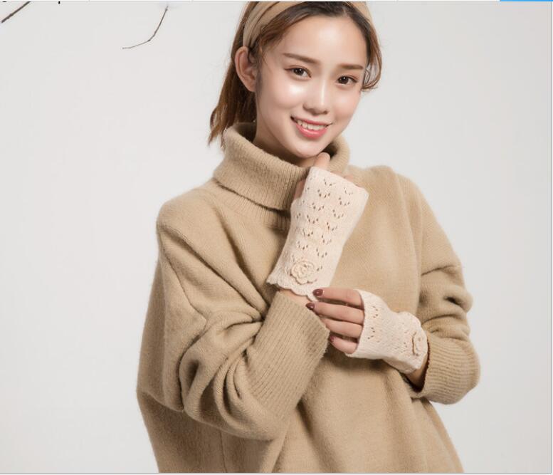 Autumn winter wool women's gloves hand sewn fashion hollow flower warm half finger gloves
Autumn winter wool women's gloves hand sewn fashion hollow flower warm half finger gloves