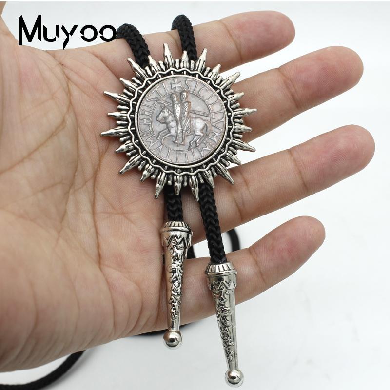 BOLO-0099 New Vintage Knights Templar Sculpture Gray Adjustable Bolo Tie Fashion Knights Templar Shield Round Dome Men Neck Tie1
BOLO-0099 New Vintage Knights Templar Sculpture Gray Adjustable Bolo Tie Fashion Knights Templar Shield Round Dome Men Neck Tie1