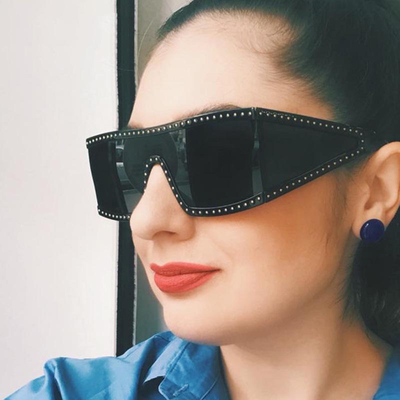 Classic retro sunglasses women large square sun glasses men UV400 Oculos occhiali da sole donna
Classic retro sunglasses women large square sun glasses men UV400 Oculos occhiali da sole donna