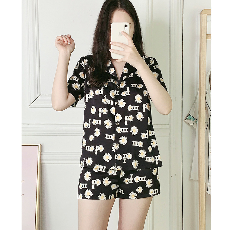 2020 Pajamas Female Summer Ins Trend Net Red Explosion Cute Little Daisy Thin ShortSleeved Clothing Suit Sleepwear Pijama Mujer T200429