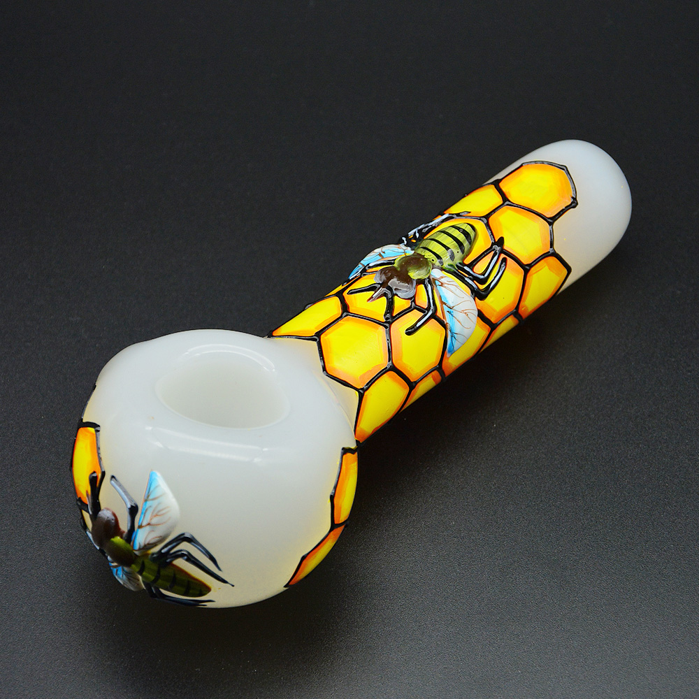5" Honeycomb Bee Glass Pipe Handpainted Tobacco Spoon Hand Pipe Heady Glass Smoking Pipes Oil Burner Dry Herb Pipe Piece
5" Honeycomb Bee Glass Pipe Handpainted Tobacco Spoon Hand Pipe Heady Glass Smoking Pipes Oil Burner Dry Herb Pipe Piece