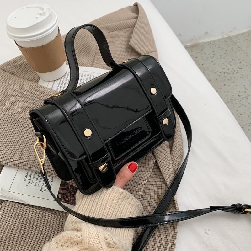 D&T 2021 New Arrival Hot Sell Shoulder Bag School Style Women Handle PU Material Casual Lady Style Metal Lock Color Elegant Bag, White
D&T 2021 New Arrival Hot Sell Shoulder Bag School Style Women Handle PU Material Casual Lady Style Metal Lock Color Elegant Bag, White