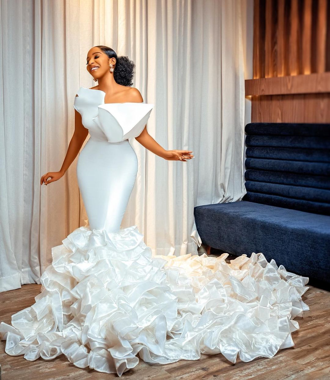 2022 Plus Size Arabic Aso Ebi Stylish Mermaid Sexy Wedding Dress One Shoulder Tiers Bridal Gowns Dresses ZJ445