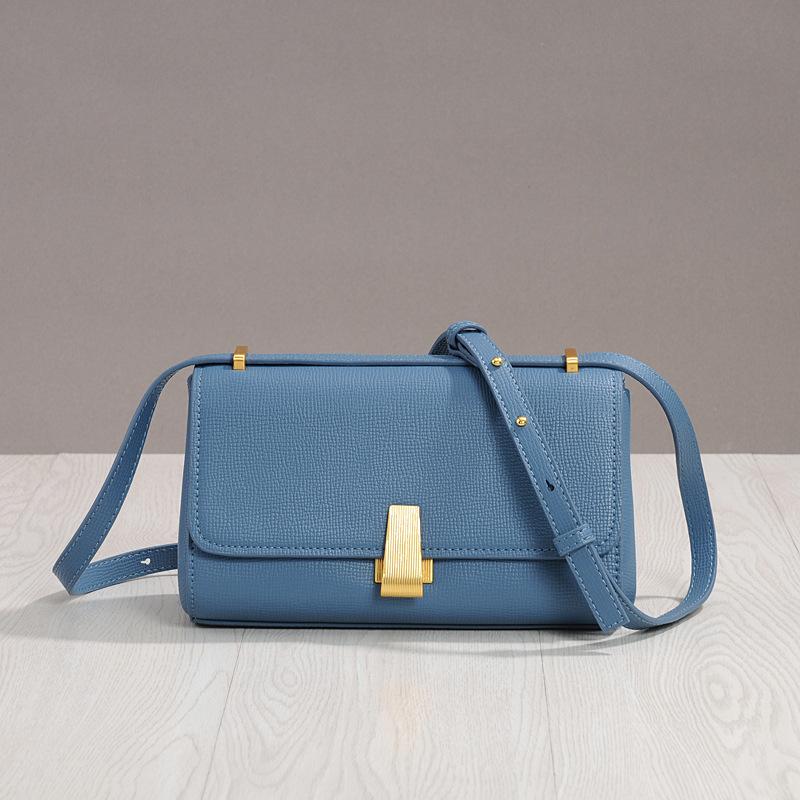 Women's bag 2021 new wave oblique cross bag fashion wild shoulder simple and delicate portable small square female, Brown
Women's bag 2021 new wave oblique cross bag fashion wild shoulder simple and delicate portable small square female, Brown