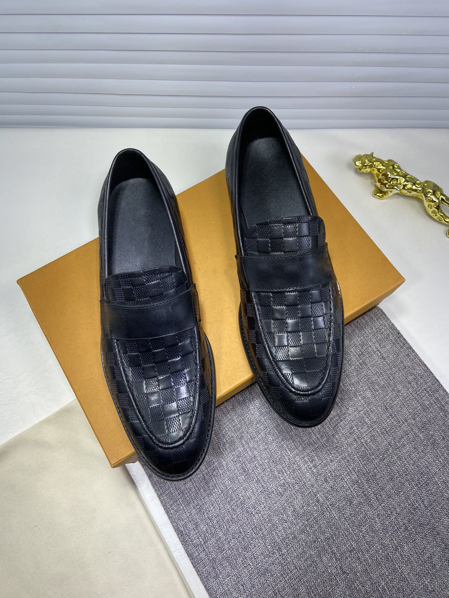 2022 New Business Luxury Designer Dunks Casual Shoes MAJOR LOAFERS Comfortable sneaker Breathable Design Size 38-44, Black
2022 New Business Luxury Designer Dunks Casual Shoes MAJOR LOAFERS Comfortable sneaker Breathable Design Size 38-44, Black