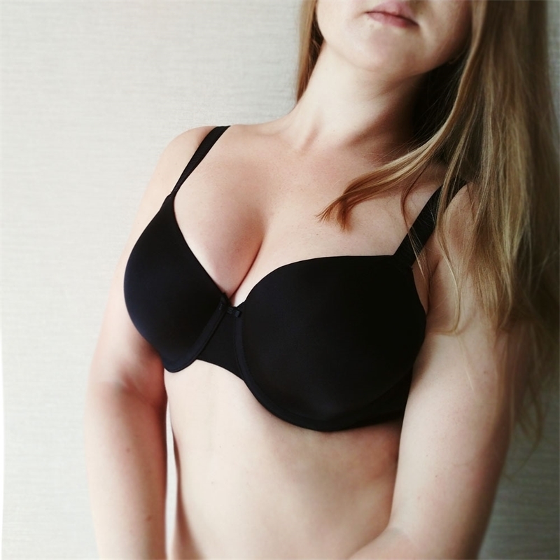 Women Plus Size Bra Seamless Underwire Thin Cup C D E F G H I J Simple Daily Brassiere for Big Chest Black Beige Super Large Cup 201202