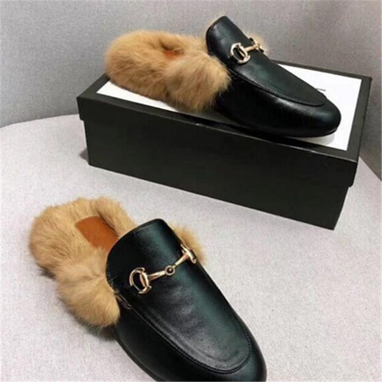Newest Women Fur Slippers Loafers Genuine Leather Mules Princetown Women White Black metal chain Casual Flat Shoes Slippers classic
Newest Women Fur Slippers Loafers Genuine Leather Mules Princetown Women White Black metal chain Casual Flat Shoes Slippers classic