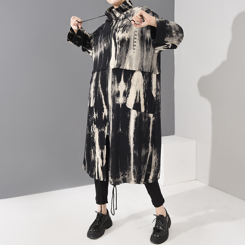 [EAM] Women Black Pattern Printed Big Size Trench New Stand Collar Long Sleeve Loose Fit Windbreaker Fashion Spring LJ201128