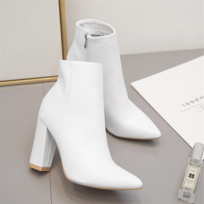 2021 Luxury Designer Women Sexy 10cm High Heels Western Cowboy Boots Leather Block White Heels Ankle Boots Chunky Shoes
2021 Luxury Designer Women Sexy 10cm High Heels Western Cowboy Boots Leather Block White Heels Ankle Boots Chunky Shoes