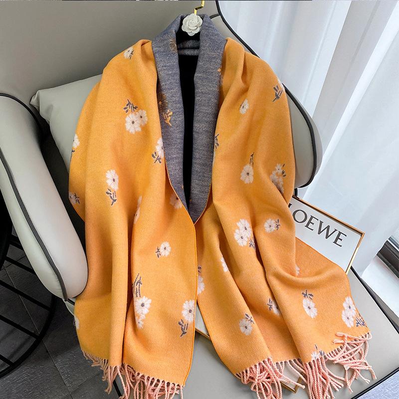 winter 2020 new European American style small daisy imitation cashmere women's scarf fashion tassel thickening warm with a shawl
winter 2020 new European American style small daisy imitation cashmere women's scarf fashion tassel thickening warm with a shawl