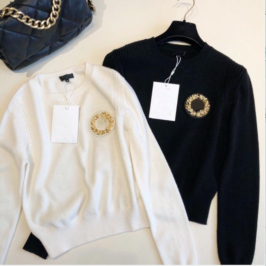 2020 Autumn winter new golden emblem Pearl pearl round neck high quality sweater blouse for women (free shipping, White
2020 Autumn winter new golden emblem Pearl pearl round neck high quality sweater blouse for women (free shipping, White
