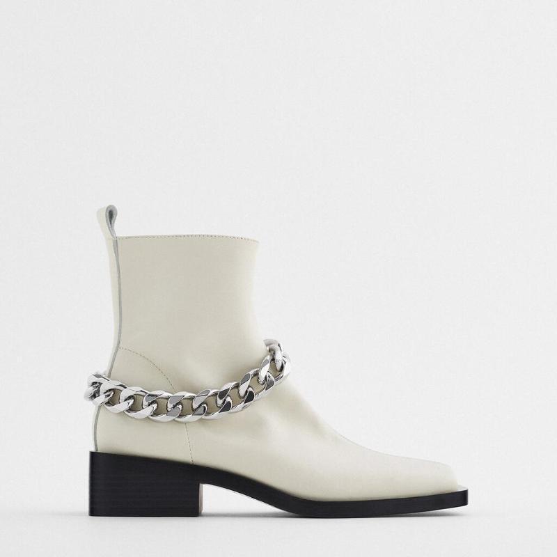 2020 New Autumn Winter Chain-strap Short Boots for Women Low heel White Ankle Boots1
2020 New Autumn Winter Chain-strap Short Boots for Women Low heel White Ankle Boots1